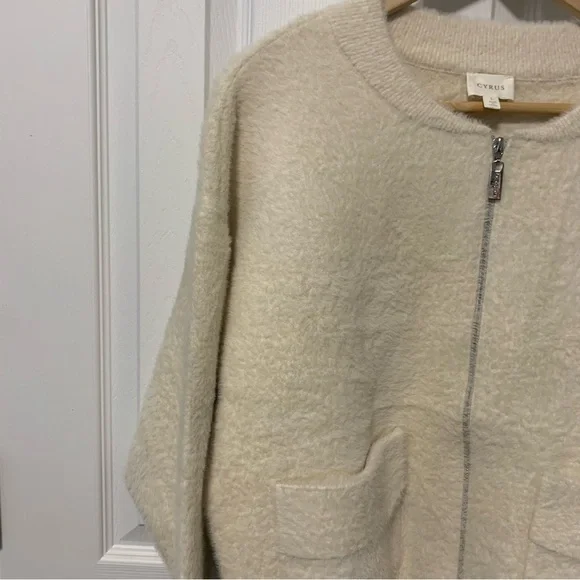 Cream Zip-Up Sweater by Cyrus Large NWT - Picture 3 of 11